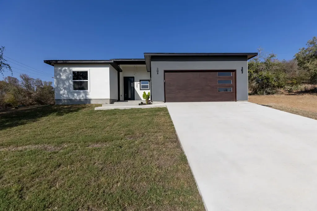 320 Kahana Lane, Bastrop