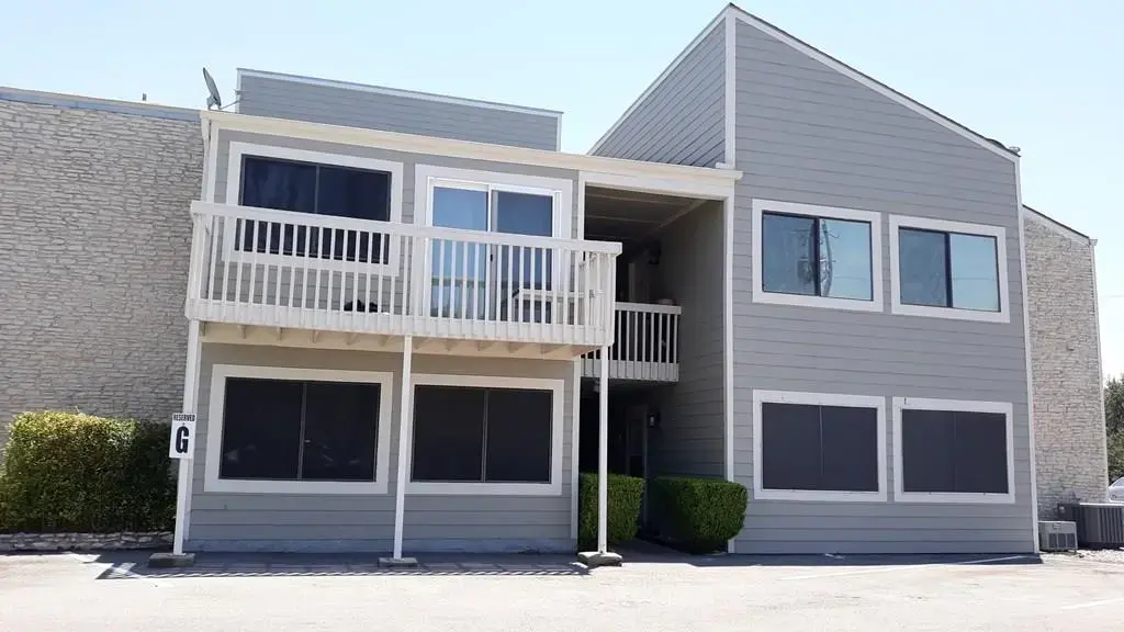 5801 Thunderbird Street B-20, Lago Vista