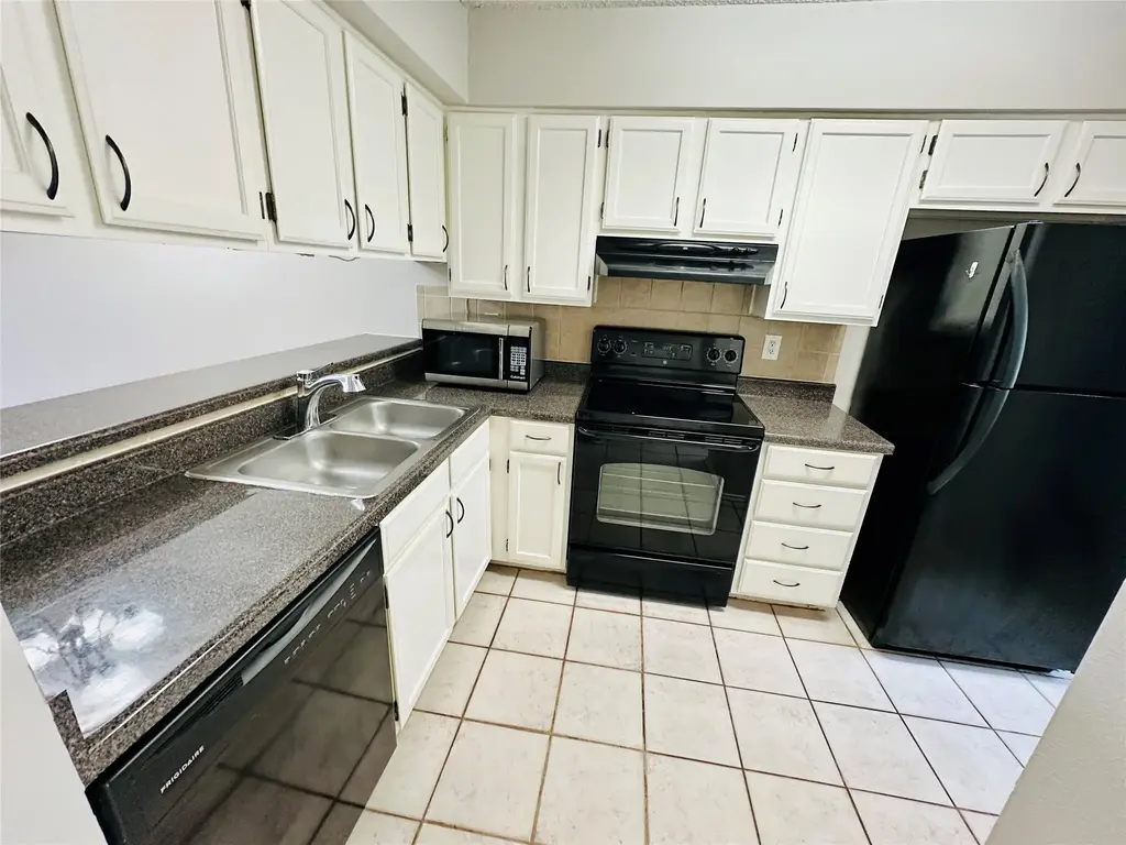 2215 Post Road 2028, Austin