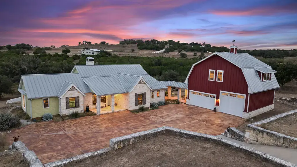 300 Cedar Mountain Drive, Marble Falls
