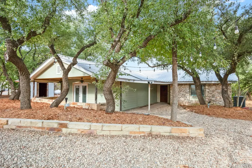 10204 Oak Grove Circle, Austin