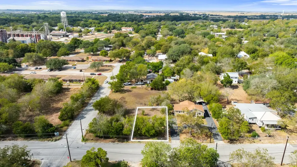 905 N Blanco Street, Lockhart