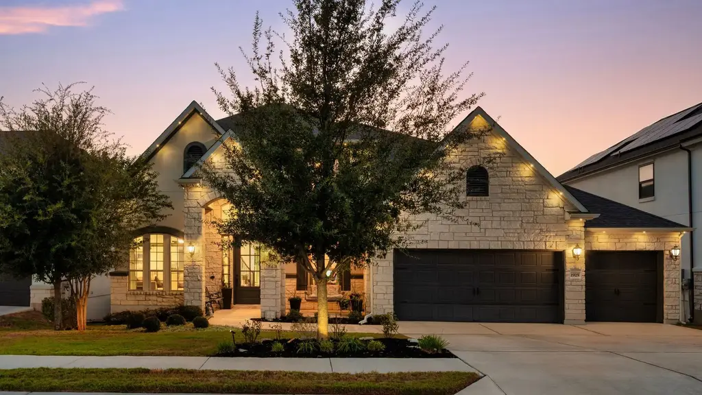 1925 Sorvino Walk, Leander