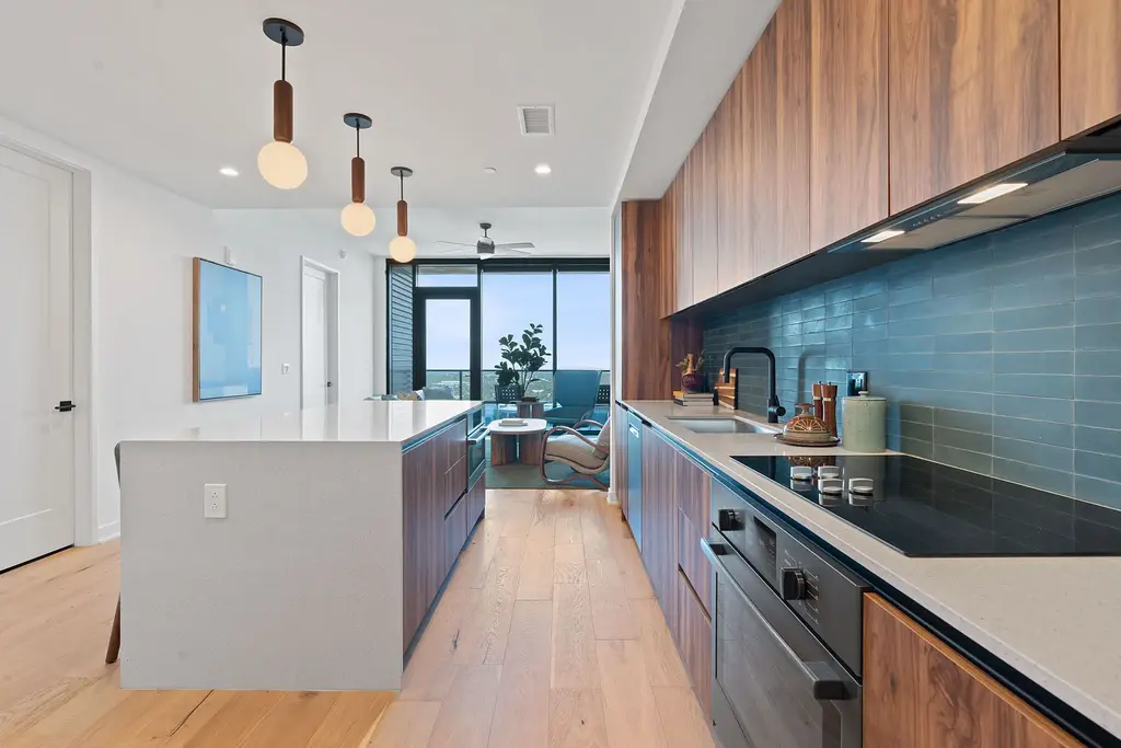 84 East Avenue 2105, Austin