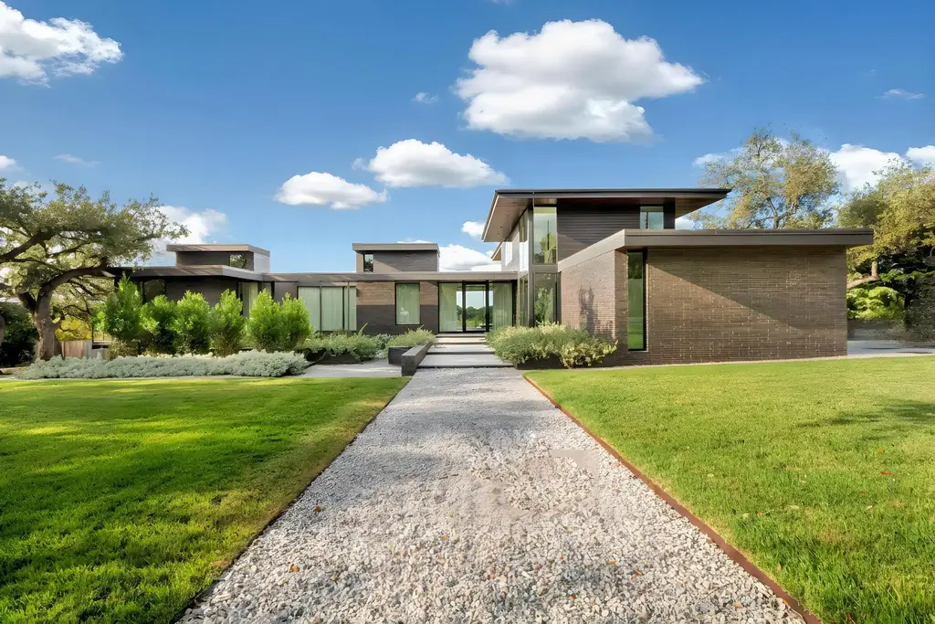 807 Redbud Trail, West Lake Hills