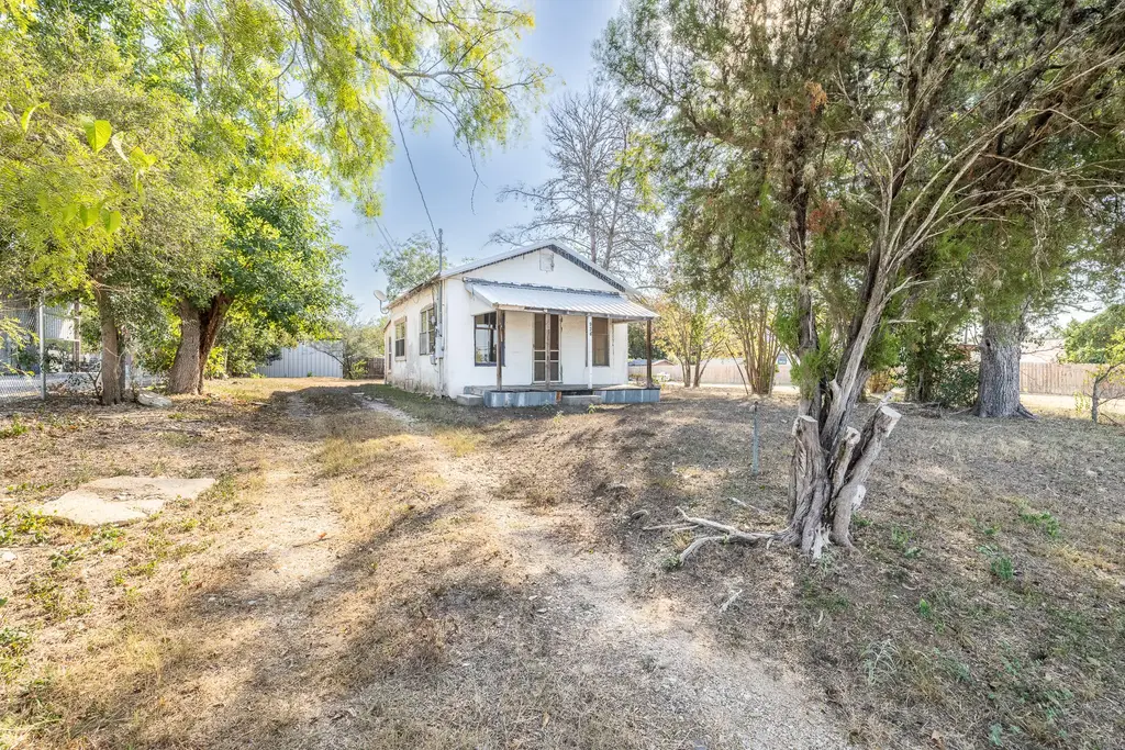 936 Water Street, Gonzales