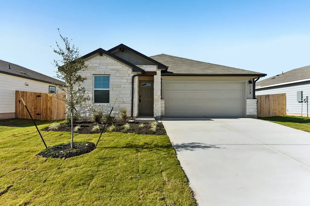 113 Honey Bee Road, Jarrell