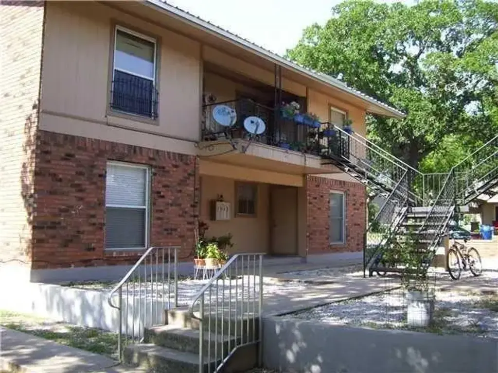 208 N Vanderveer Street 4, Burnet
