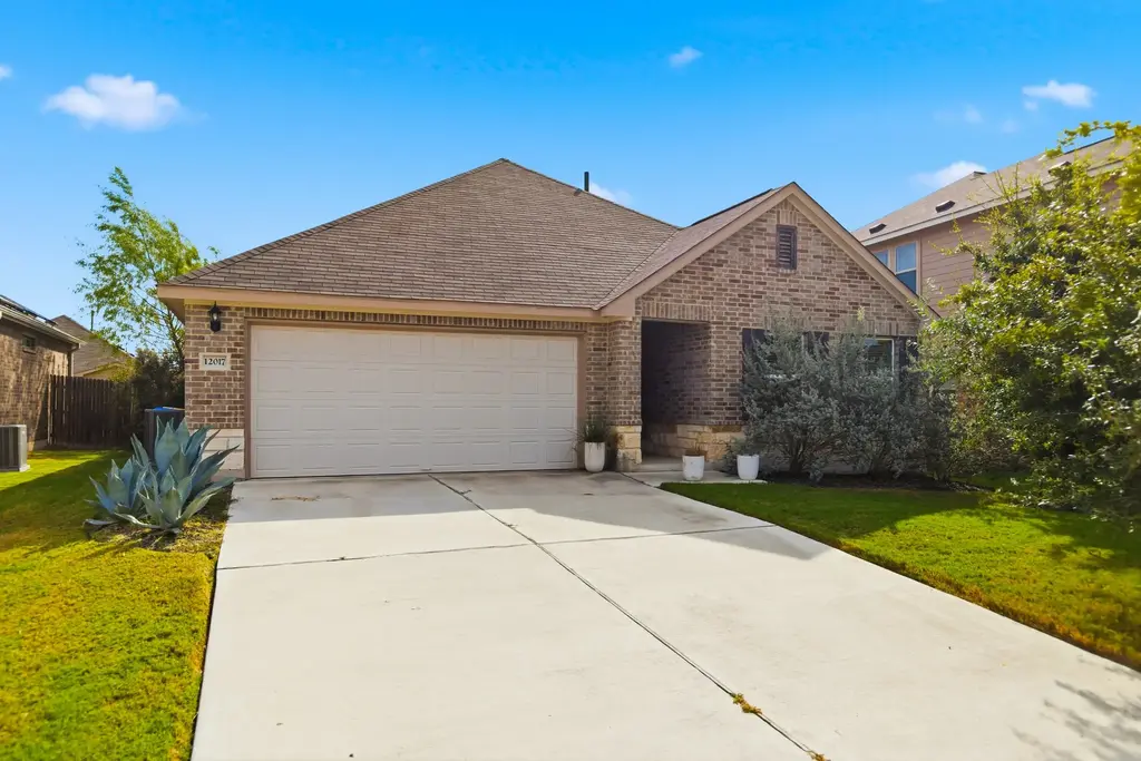 12017 Texana Trail, Manor
