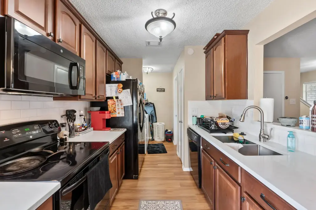 1015 E Yager Lane 56, Austin
