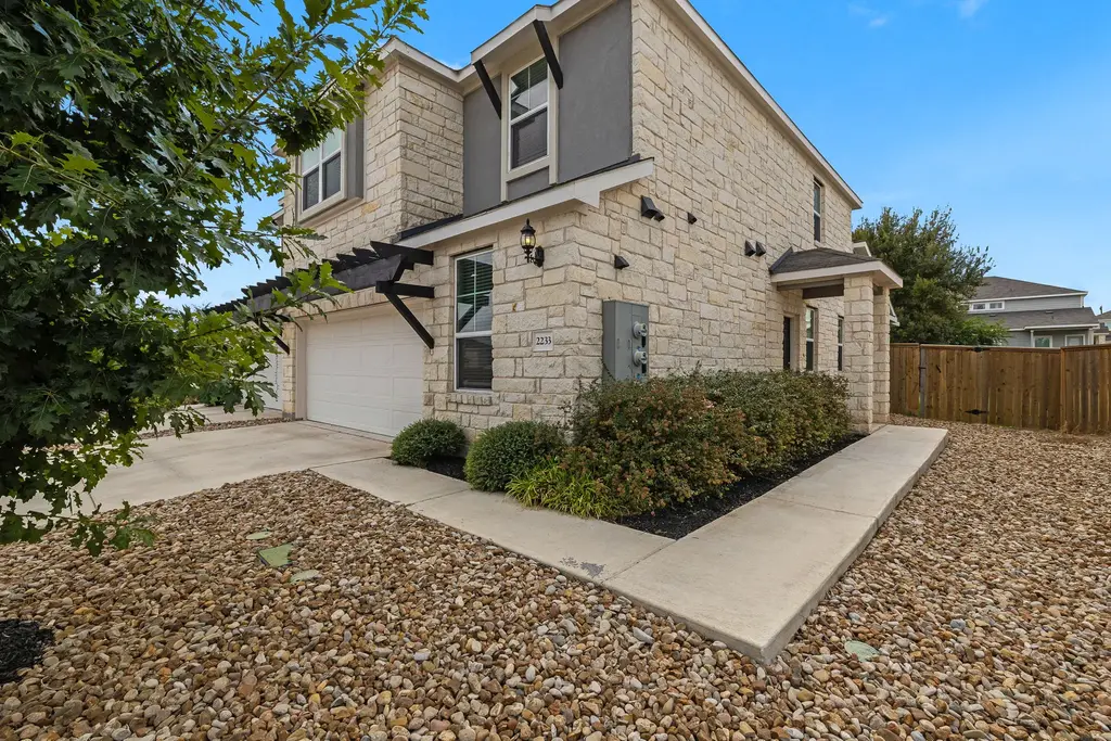 2233 Calvert Drive, Leander