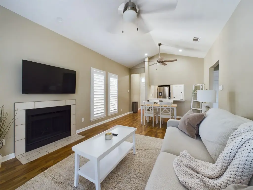 711 W 21st Street 304, Austin