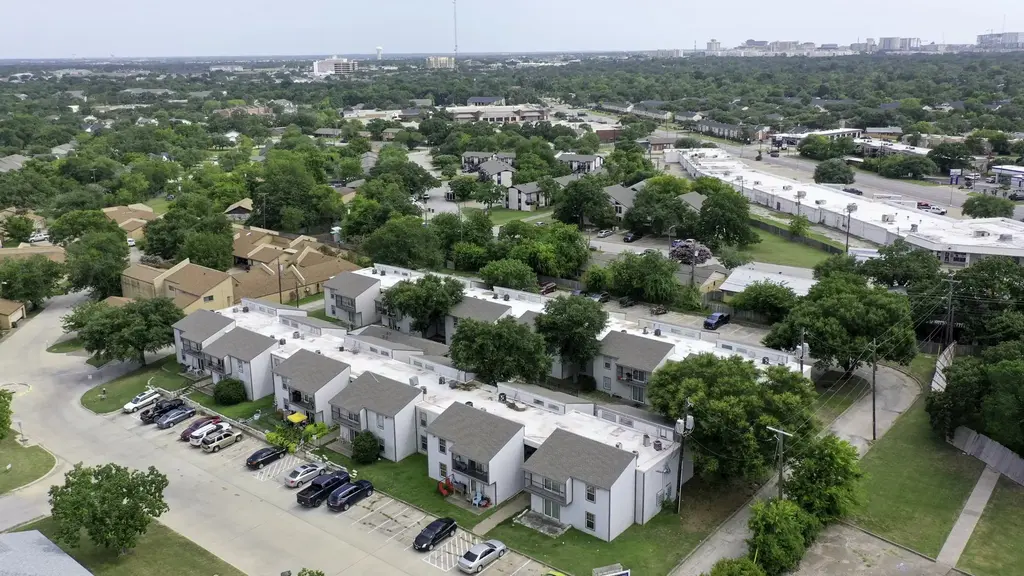 2000 Kazmeier Plaza, Bryan