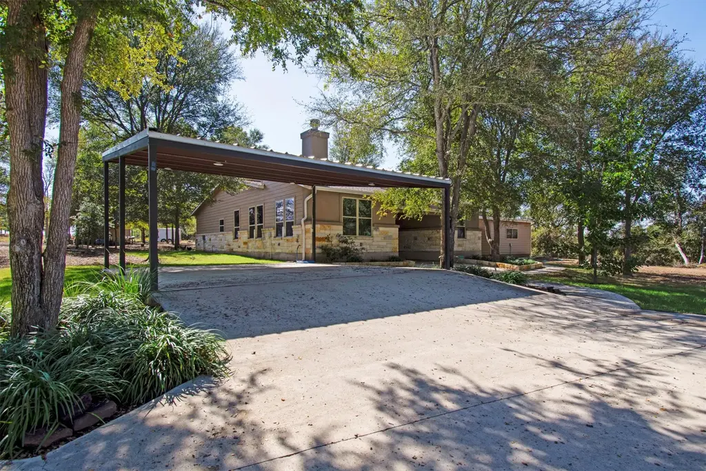 2247 Old Highway 20, McDade