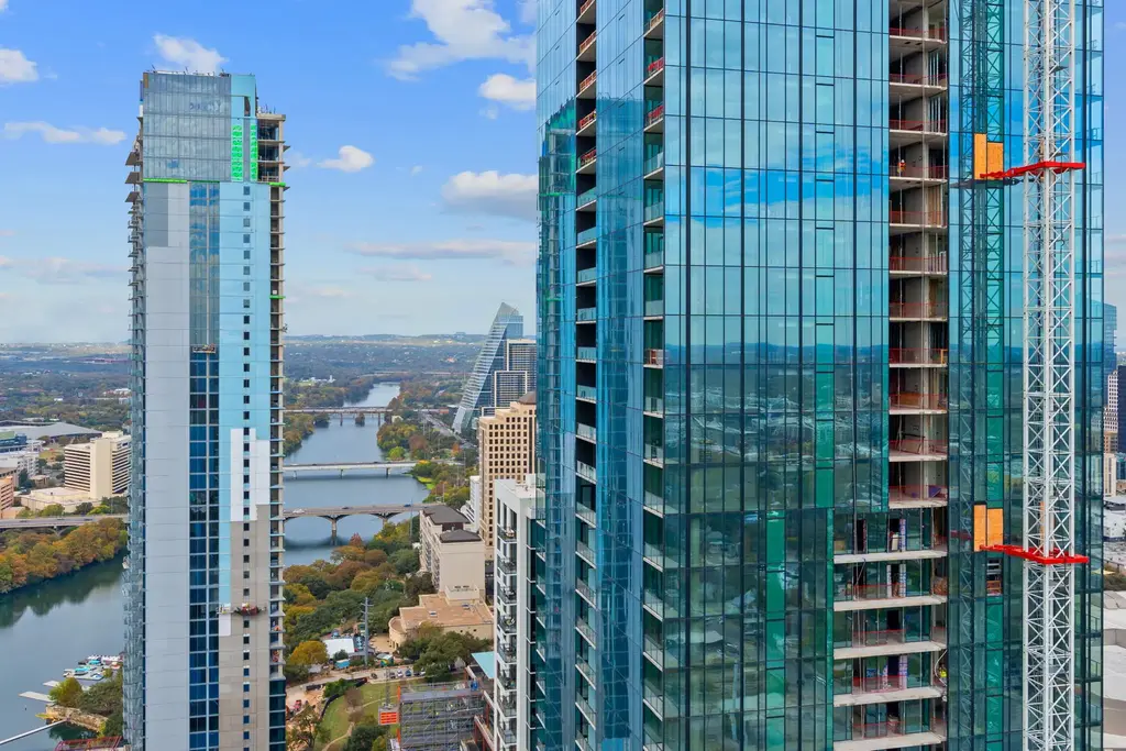 84 East Avenue 4001, Austin