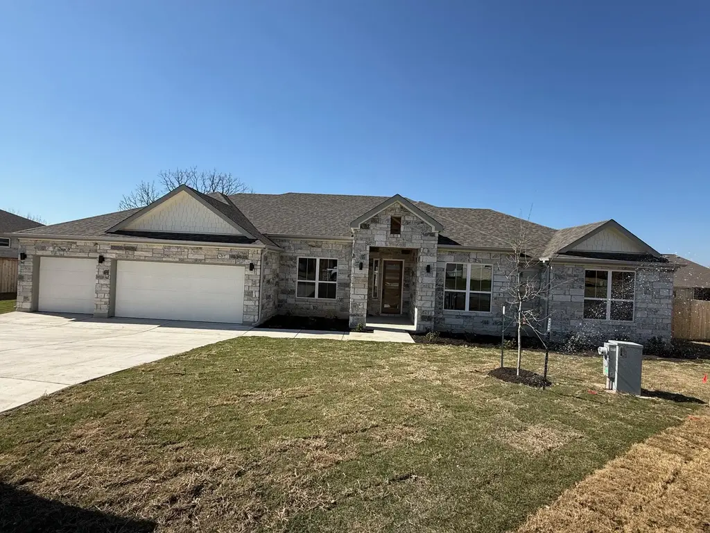 406 Hogans Place Place, Meadowlakes