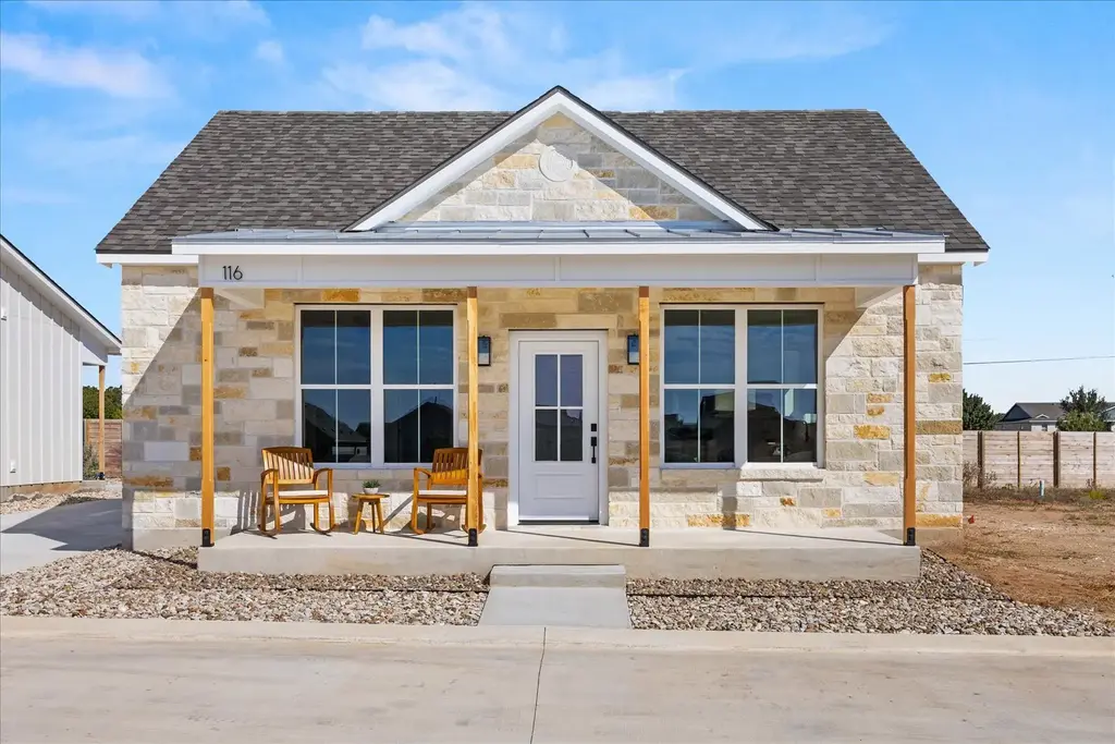 802 S Creek Street 116, Fredericksburg