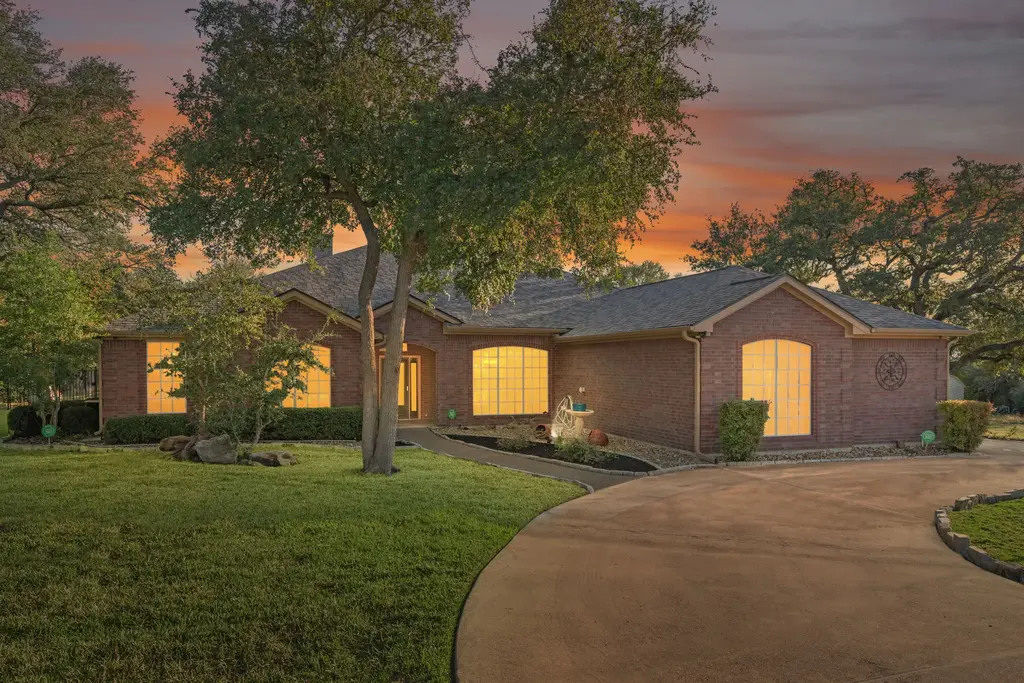 686 Benchmark Trail, Belton