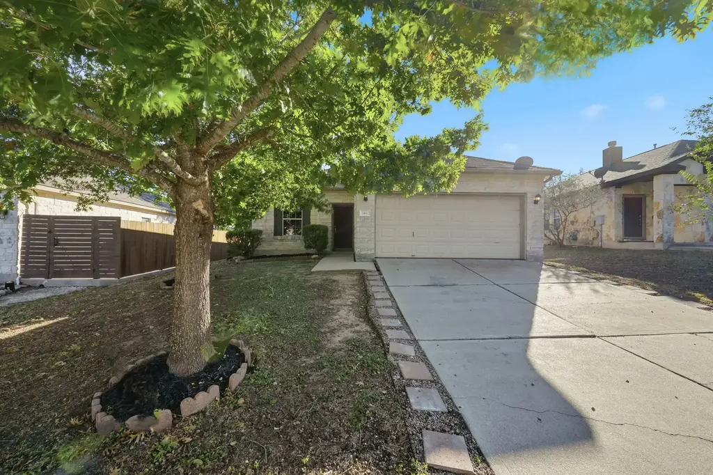 144 Dark Horse Lane, Buda