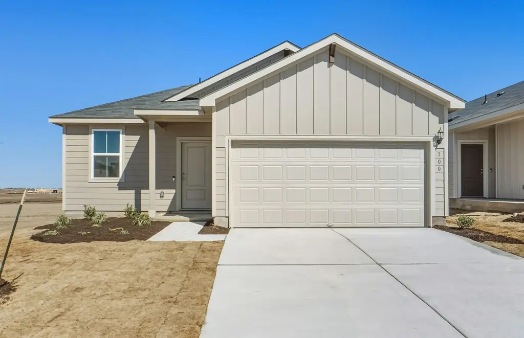 100 Eagle Valley Drive, Elgin