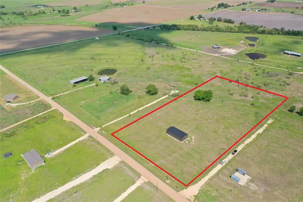 261 County Road 423, Taylor