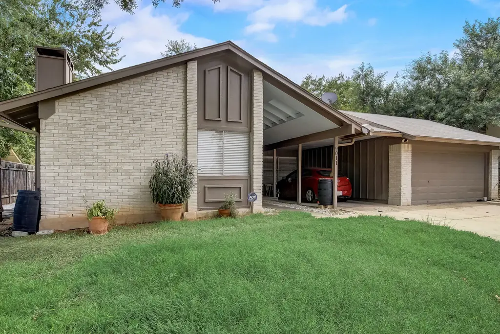 9011 Quail Valley Drive B, Austin