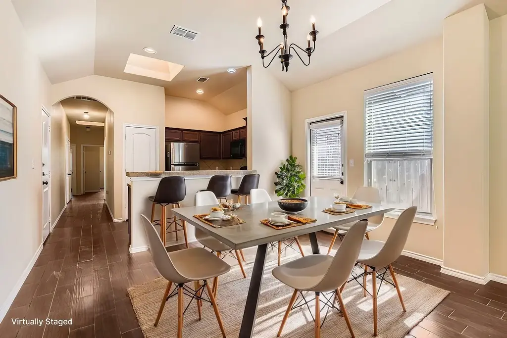 107 Creekside Villa Drive, Kyle