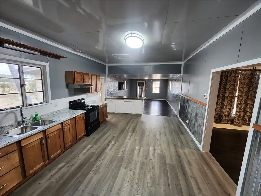 10001 Fm 1331, Taylor