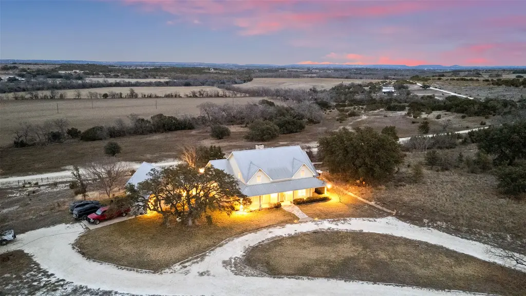 1274 County Road 2806, Lampasas