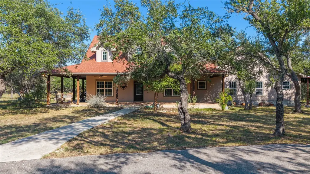 2471 Oak Run Drive, Wimberley