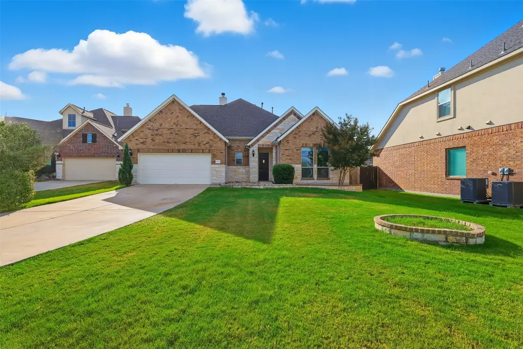 3800 Empire Cove, Leander
