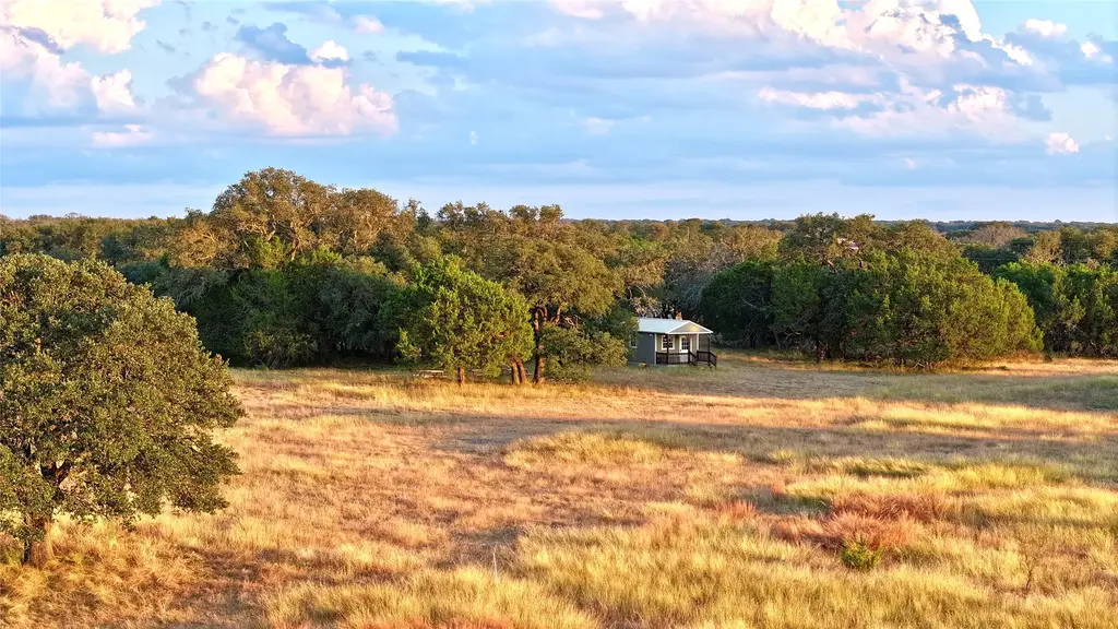 119 County Road 107 N, Lampasas