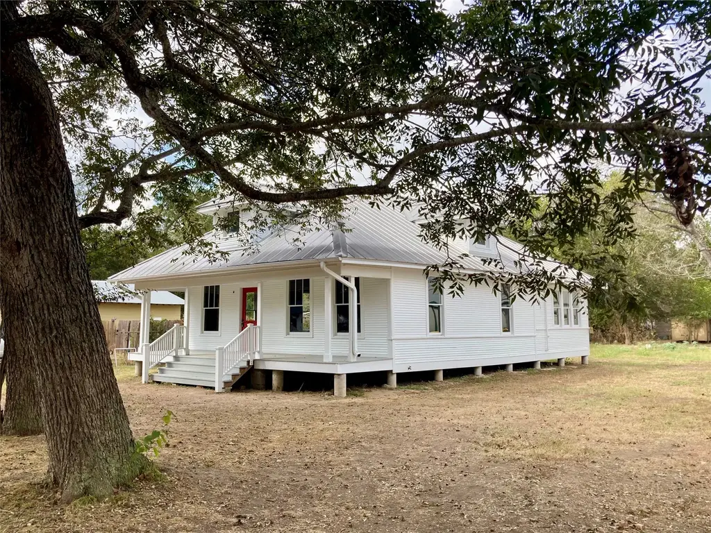 304 Washington Street, Smithville