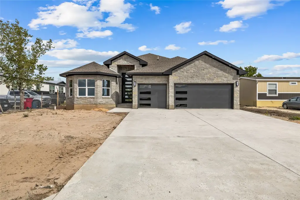 242 Amaranta Lane, Dale