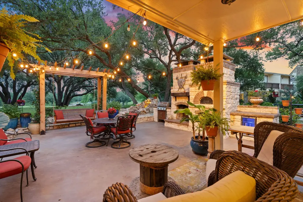 109 Lost Spur, Horseshoe Bay