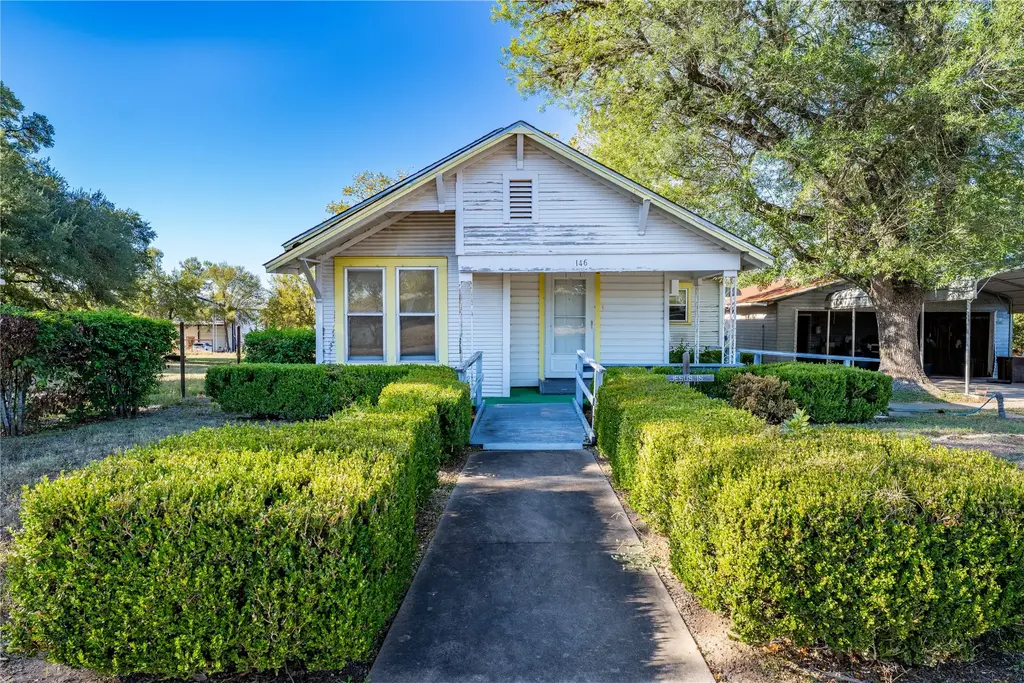 146 S Reynolds Street, La Grange