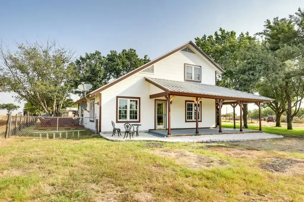 1616 County Road 463, Elgin