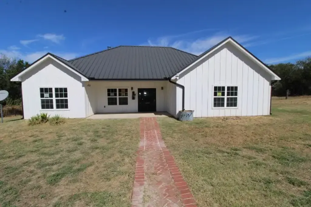536 E Third Street, Hico