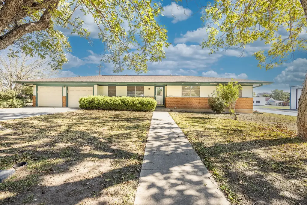 1724 Hickston Street, Gonzales