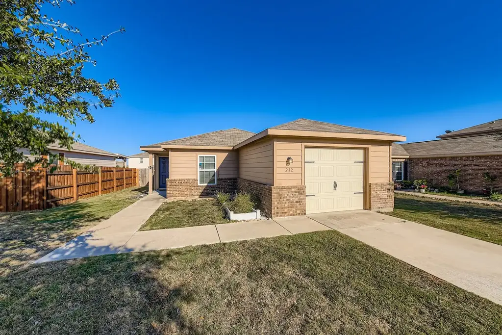 232 Millers Loop, Jarrell
