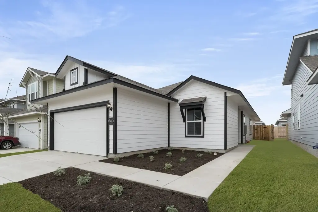 348 Jade Street, Maxwell