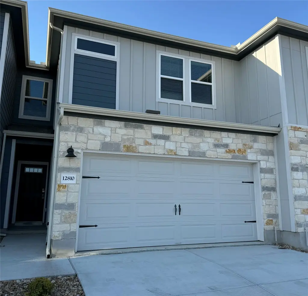 12810 Siena Village Lane, Buda