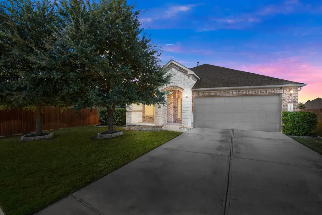 1937 Little George Drive, Leander