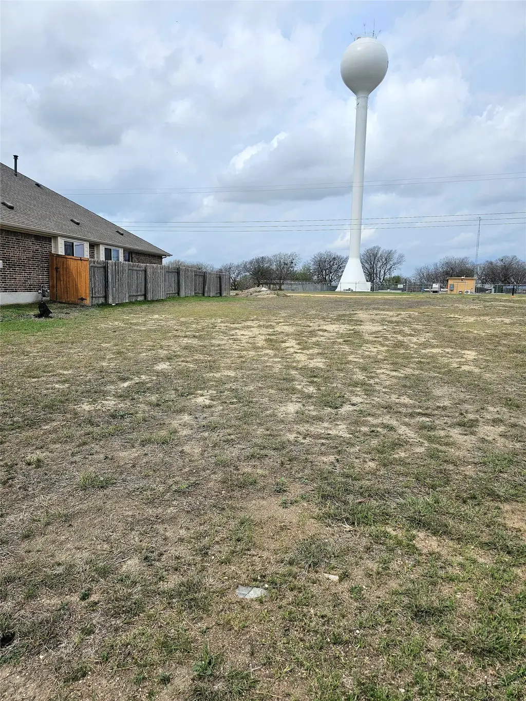 206 Spinnaker Loop, Kyle