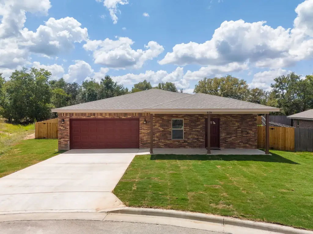 828 Elijah Lane, Lampasas