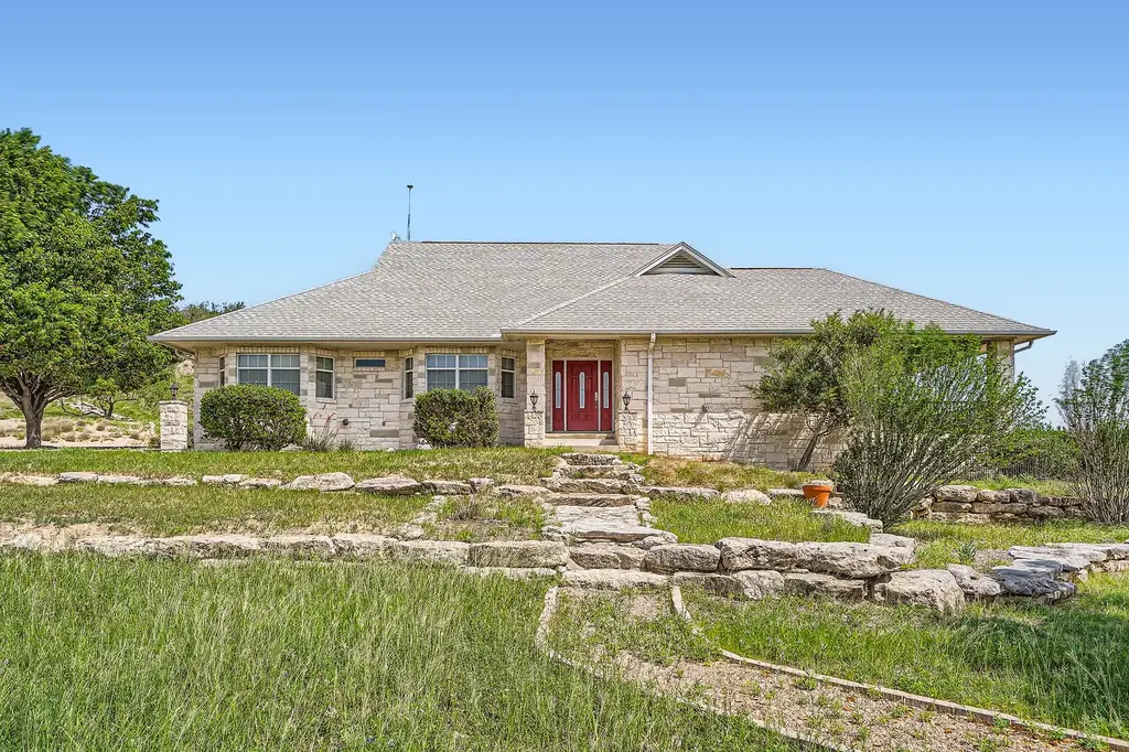 128 Oak Crest Drive, Bertram