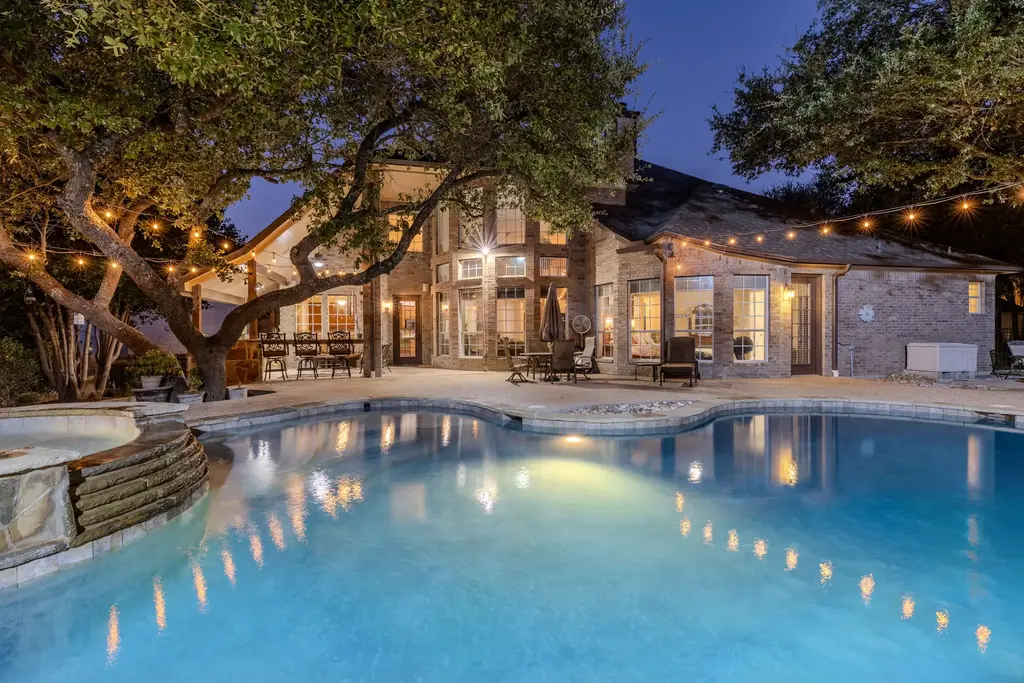 908 Golden Bear Cove, Round Rock