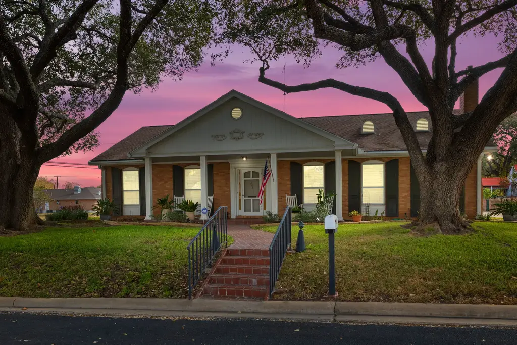 608 Bohlmann Avenue, Schulenburg