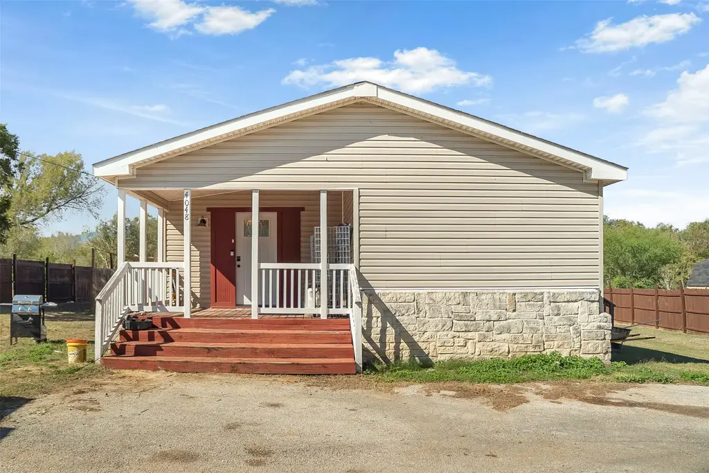 4048 Sutherland Springs Road, Seguin