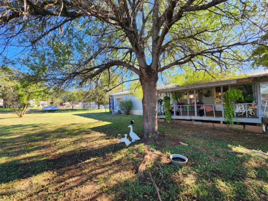 108 Mesquite Lane, Burnet